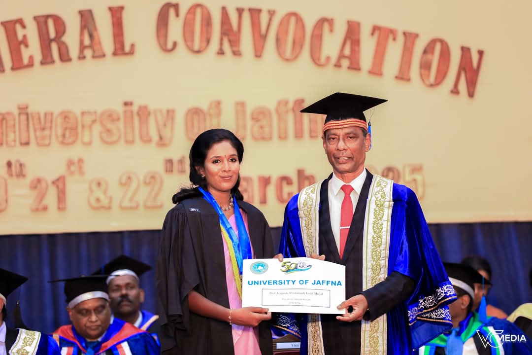 Read more about the article Ms.Kirijah Arulpirakasam, Student of the Department of Media Studies received three Gold Medals at the 39th General Convocation of the University of Jaffna